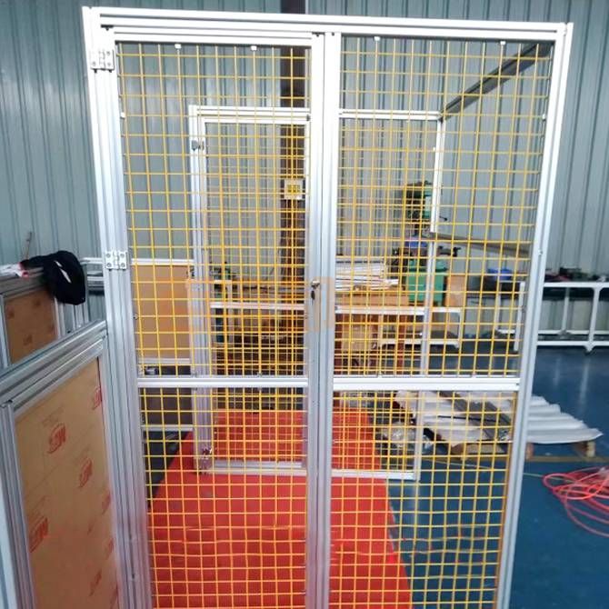 采用鋁材定制的設備防護罩有哪些優(yōu)勢?