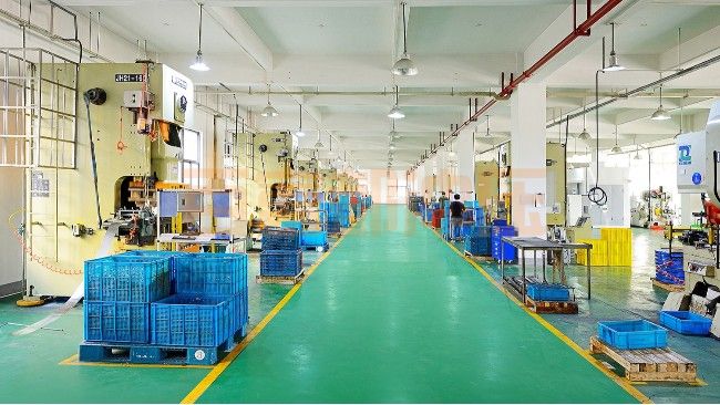 五金沖壓 液壓壓力機的優(yōu)點