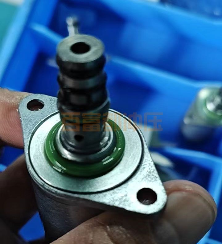 專業(yè)解決帶凸緣的法蘭拉深件r角的問(wèn)題(圖4) 托馬斯外殼r角匹配.jpg